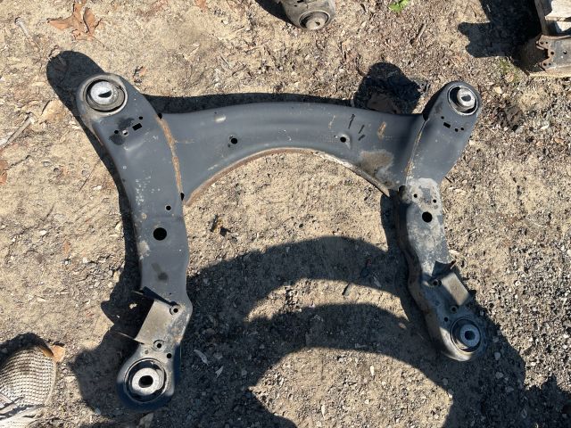 bontott AUDI A6 C6 Első Bölcső