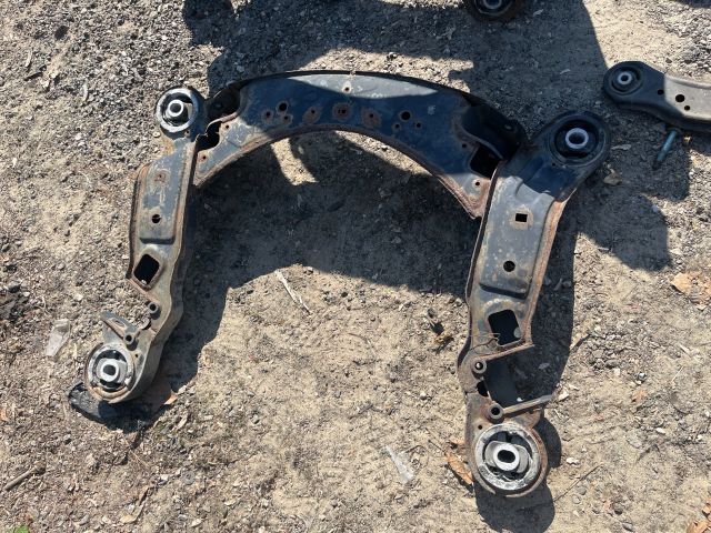 bontott AUDI A6 C6 Első Bölcső