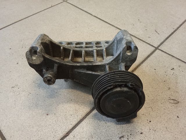 bontott AUDI A6 C6 Generátor Tartó Bak