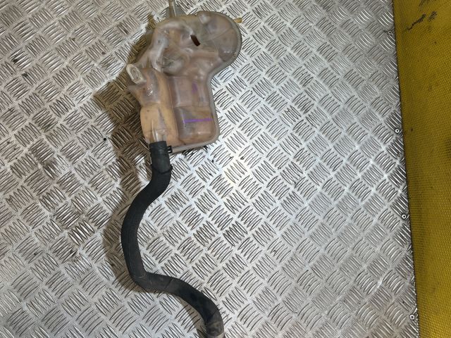 bontott AUDI A6 C6 Kiegyenlítő Tartály