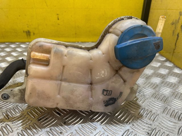 bontott AUDI A6 C6 Kiegyenlítő Tartály