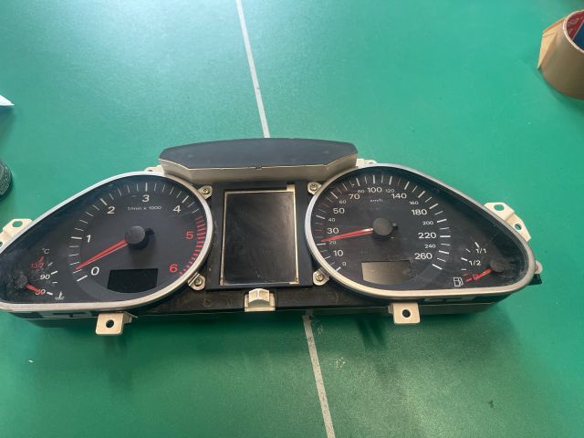 bontott AUDI A6 C6 Kilométeróra