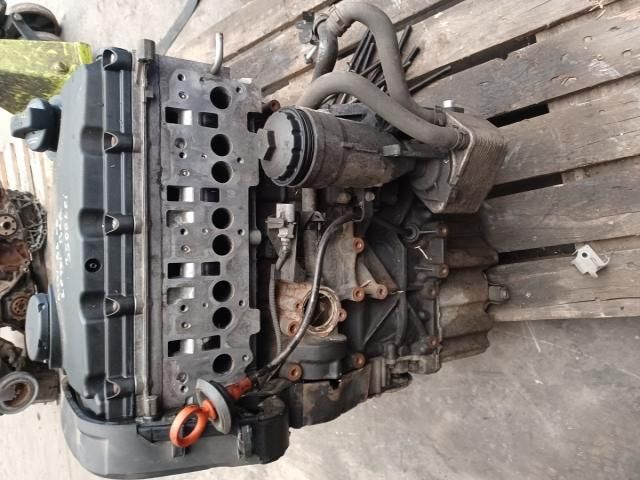 bontott AUDI A6 C6 Motor (Fűzött blokk hengerfejjel)