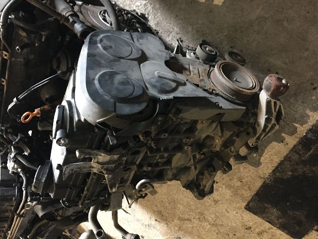 bontott AUDI A6 C6 Motor (Fűzött blokk hengerfejjel)