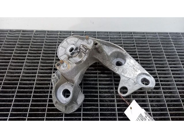 bontott AUDI A6 C6 Motor Tartó Bak Bal