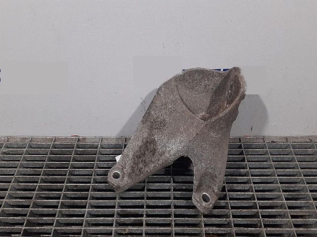 bontott AUDI A6 C6 Motor Tartó Bak Bal