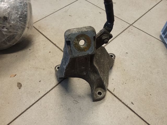 bontott AUDI A6 C6 Motor Tartó Bak (Pozíciófüggetlen)