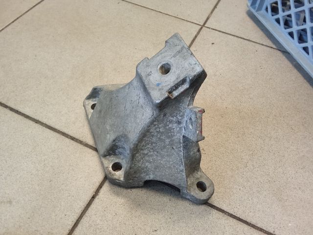 bontott AUDI A6 C6 Motor Tartó Bak (Pozíciófüggetlen)