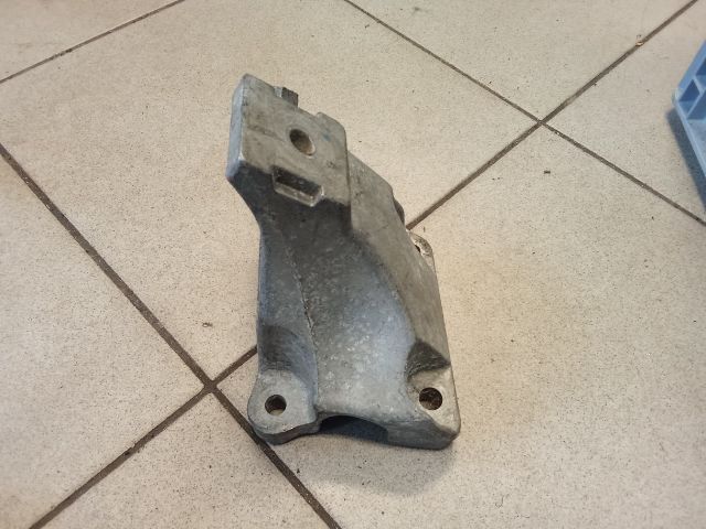 bontott AUDI A6 C6 Motor Tartó Bak (Pozíciófüggetlen)