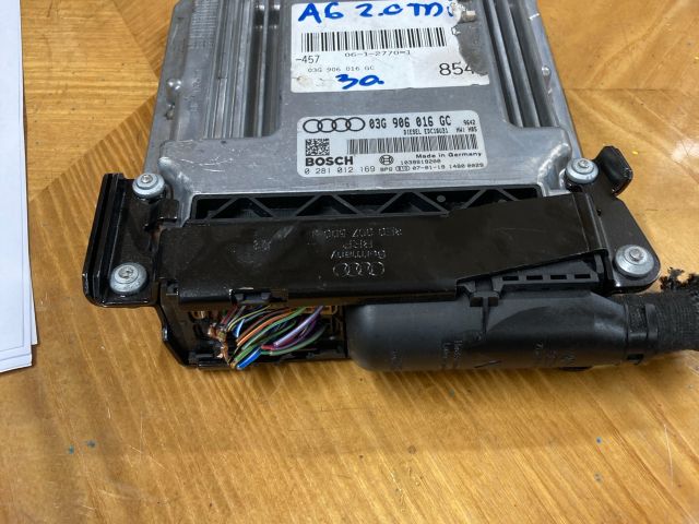 bontott AUDI A6 C6 Motorvezérlő