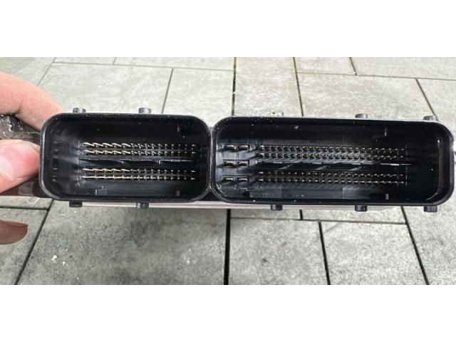 bontott AUDI A6 C6 Motorvezérlő