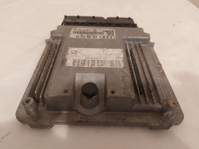 bontott AUDI A6 C6 Motorvezérlő