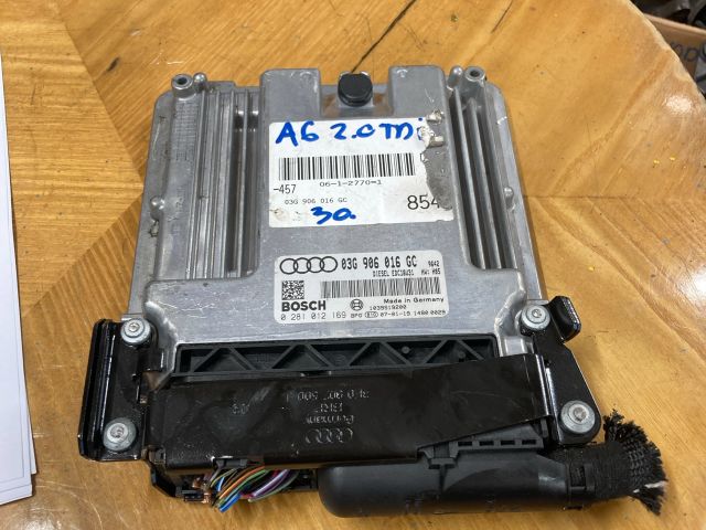 bontott AUDI A6 C6 Motorvezérlő