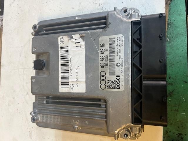 bontott AUDI A6 C6 Motorvezérlő