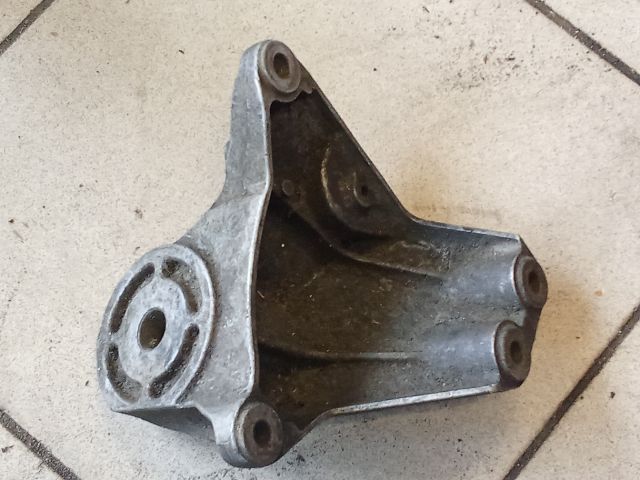 bontott AUDI A6 C6 Váltó Tartó Bak (Pozíciófüggetlen)