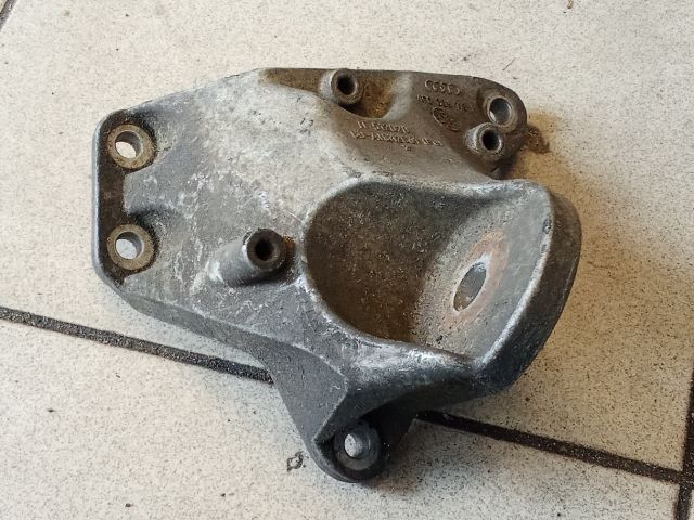 bontott AUDI A6 C6 Váltó Tartó Bak (Pozíciófüggetlen)