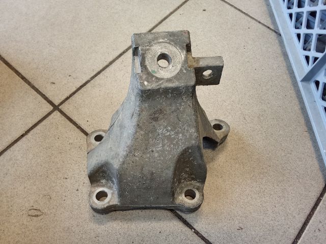 bontott AUDI A6 C6 Váltó Tartó Bak (Pozíciófüggetlen)