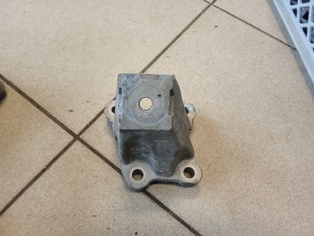 bontott AUDI A6 C6 Váltó Tartó Bak (Pozíciófüggetlen)