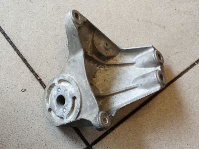 bontott AUDI A6 C6 Váltó Tartó Bak (Pozíciófüggetlen)