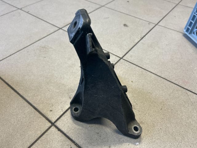 bontott AUDI A6 C6 Váltó Tartó Bak (Pozíciófüggetlen)