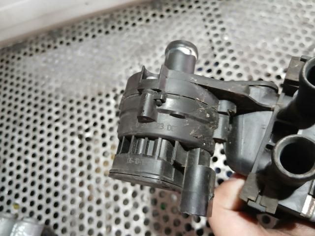 bontott AUDI A6 C6 Vízpumpa