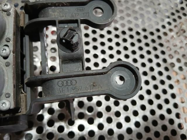 bontott AUDI A6 C6 Vízpumpa