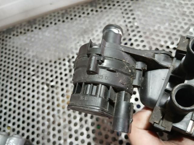 bontott AUDI A6 C6 Vízpumpa