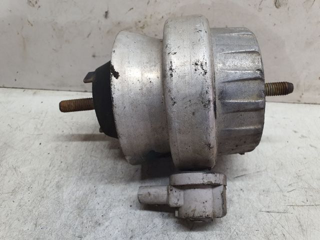 bontott AUDI A6 C6 Motor Tartó Bak Bal