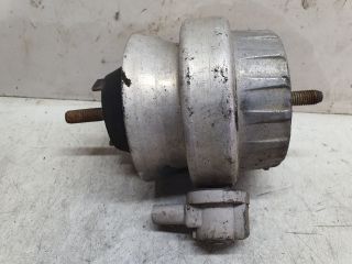bontott AUDI A6 C6 Motor Tartó Bak Bal
