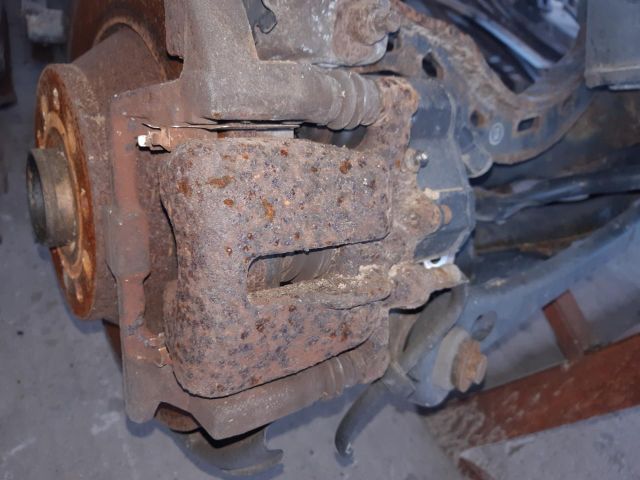 bontott AUDI A6 C6 Bal hátsó Féknyereg Munkahengerrel