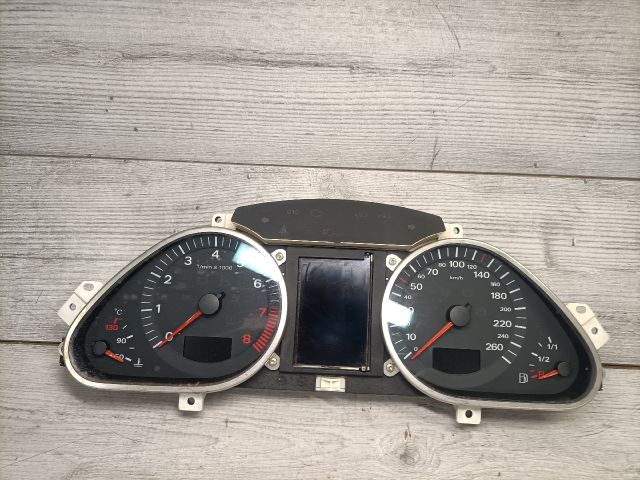 bontott AUDI A6 C6 Kilométeróra