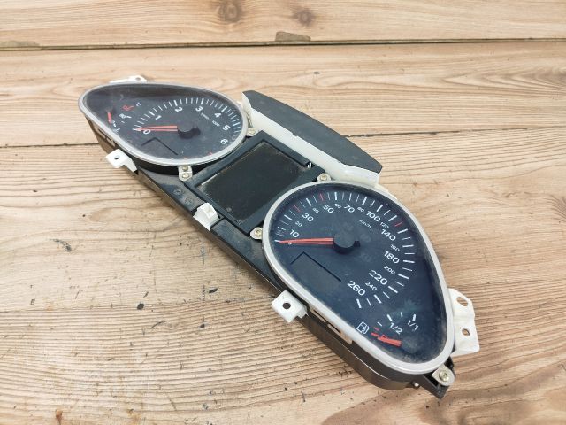 bontott AUDI A6 C6 Kilométeróra