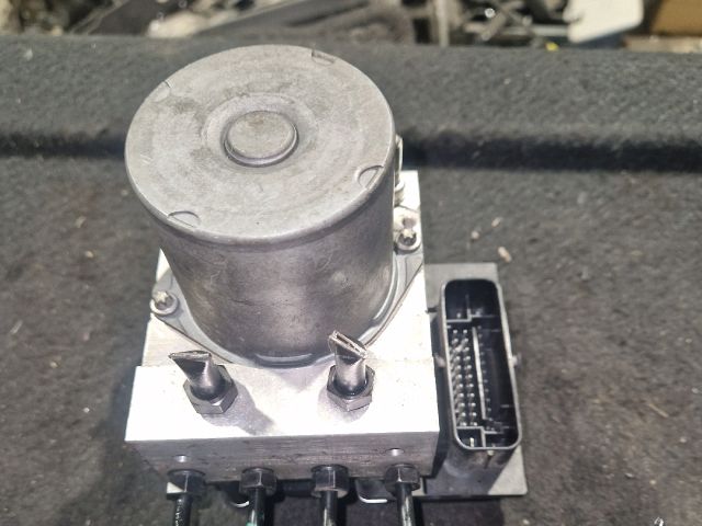 bontott AUDI A6 C6 ABS Kocka