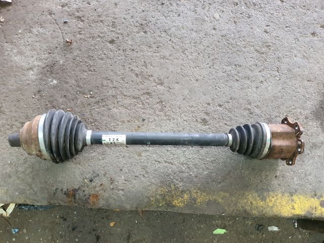 bontott AUDI A6 C6 Bal Féltengely