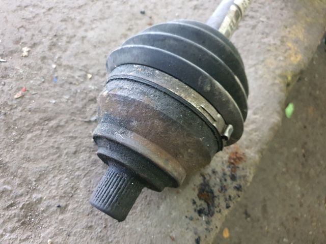 bontott AUDI A6 C6 Bal Féltengely