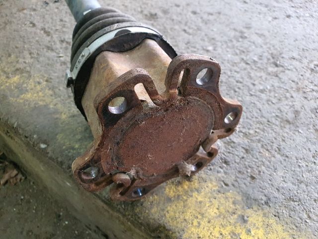 bontott AUDI A6 C6 Bal Féltengely