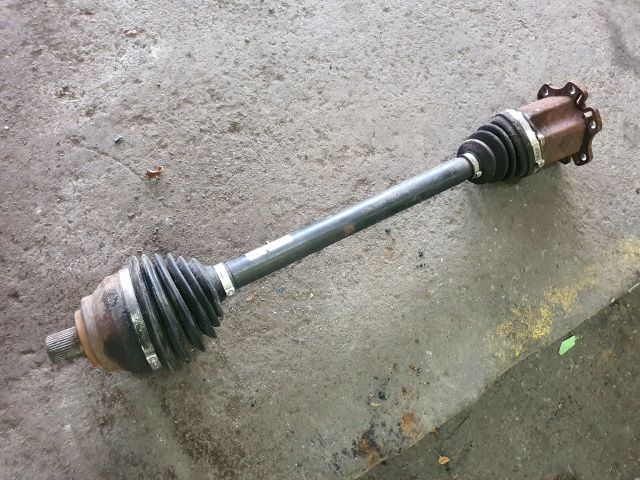 bontott AUDI A6 C6 Bal Féltengely