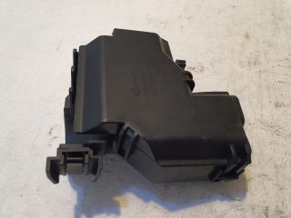 bontott AUDI A6 C6 Biztosítéktábla Motortér