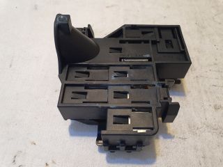 bontott AUDI A6 C6 Biztosítéktábla Motortér