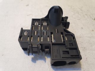 bontott AUDI A6 C6 Biztosítéktábla Motortér