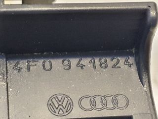 bontott AUDI A6 C6 Biztosítéktábla Motortér