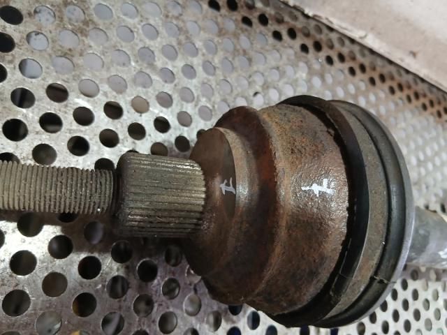 bontott AUDI A6 C6 Jobb hátsó Féltengely