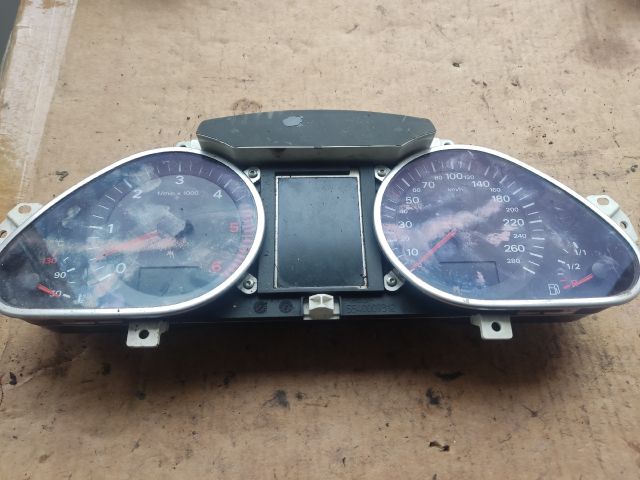 bontott AUDI A6 C6 Kilométeróra