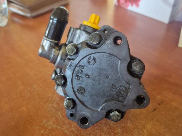 bontott AUDI A6 C6 Kormányszervó Motor (Hidraulikus)