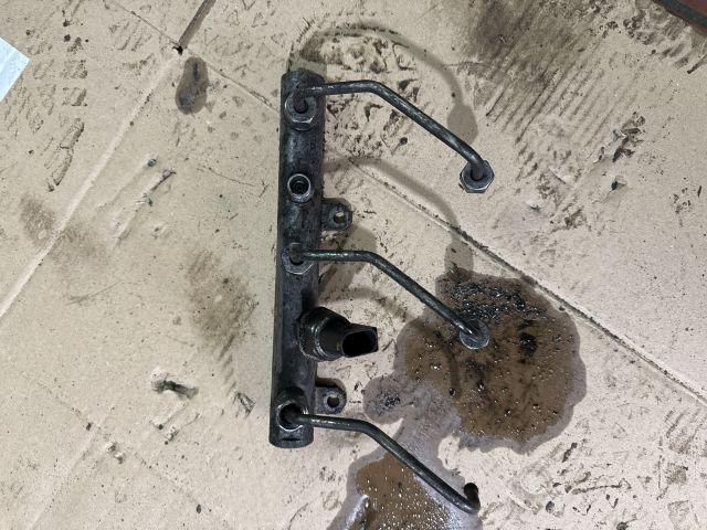 bontott AUDI A6 C6 Közösnyomócső