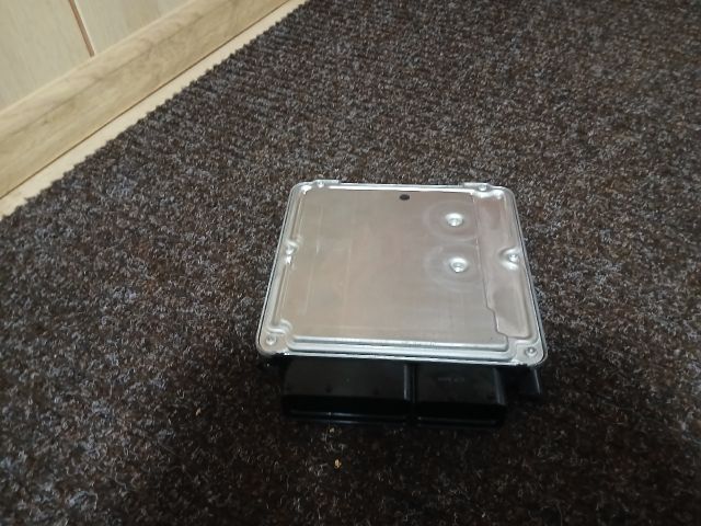 bontott AUDI A6 C6 Motorvezérlő