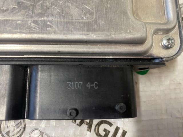 bontott AUDI A6 C6 Motorvezérlő