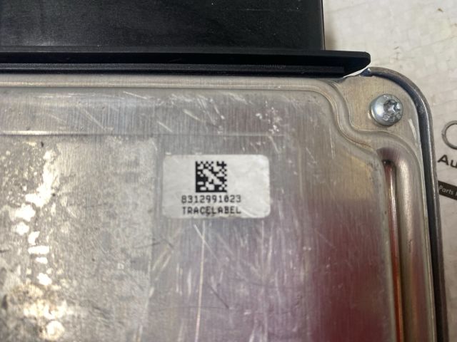 bontott AUDI A6 C6 Motorvezérlő