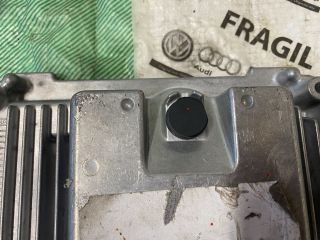 bontott AUDI A6 C6 Motorvezérlő