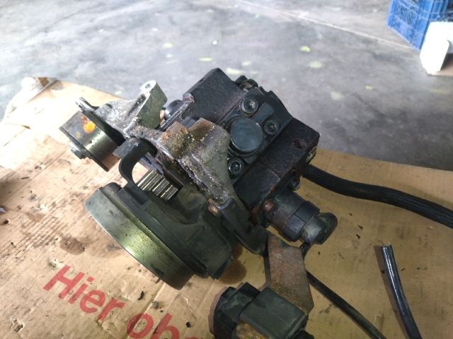 bontott AUDI A6 C6 Nagynyomású Szivattyú